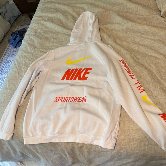 🔥🔥Nike Sportswear Hoodie Orange Yellow SIZE: X LARGE 🔥🔥 - Picture 2 of 3